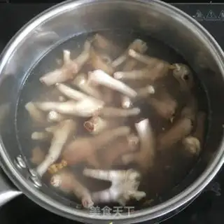 Make Lemon sour chicken feet step 1