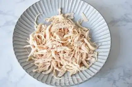 Make Spicy chicken noodles step 3
