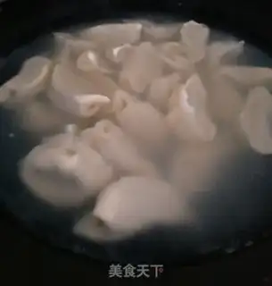 Make Four seasons of mushroom dumplings step 5