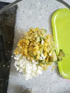 Make Eggs and potatoes and berries step 1