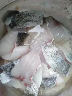 Make Sour casserole fish head step 7