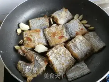 Make Jell-O fish step 4