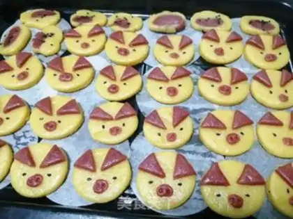 Make Piggy cookies step 13