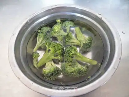 Make ♪ The broccoli ♪ step 0