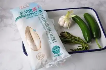 Make Scorch cucumber noodles step 0