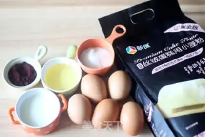 Make Black-Eyed Chestnut Cake roll step 0