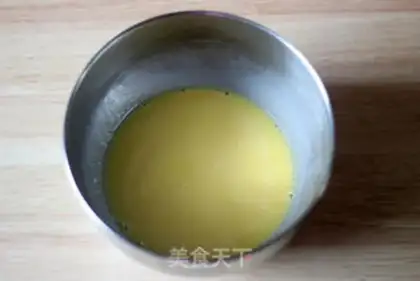 Make Black-Eyed Chestnut Cake roll step 3