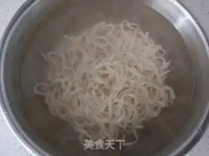 Make Fresh fried noodles step 1