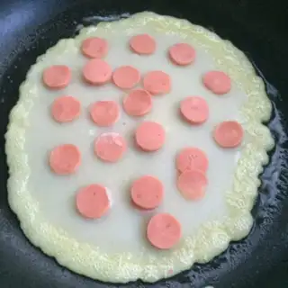 Make Ham sausage eggcake step 4
