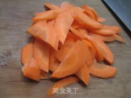 Make Crab mushrooms, carrots, noodles step 1