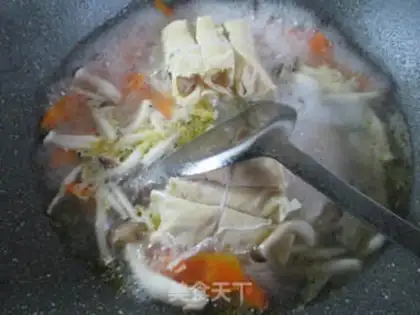 Make Crab mushrooms, carrots, noodles step 5