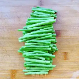 Make Garlic beans step 0