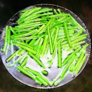 Make Garlic beans step 3