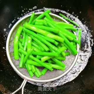 Make Garlic beans step 4