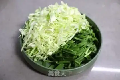 Make Kansai seafood pancakes step 1
