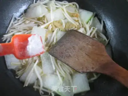 Make Squeeze the green bean sprouts step 8