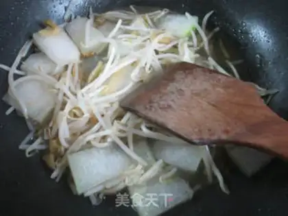 Make Squeeze the green bean sprouts step 9