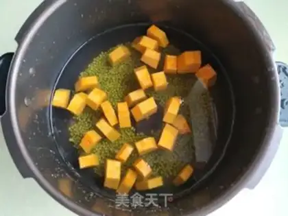 Make Pumpkin green bean soup step 3