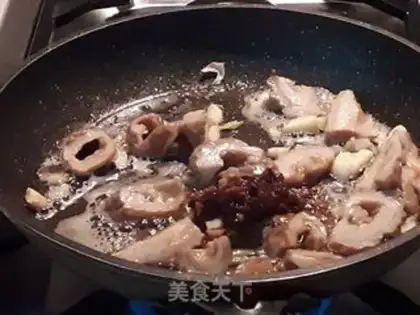 Make Garlic little fried intestines step 4