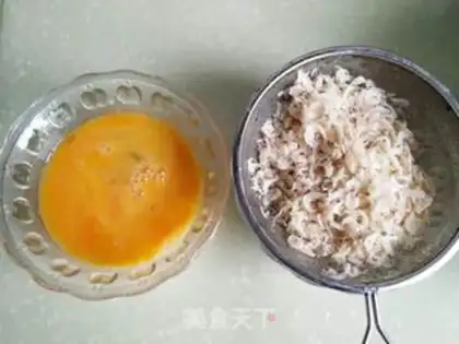Make Fried buns with ice flowers step 5