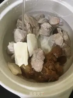 Make Monkey mushroom soup step 3