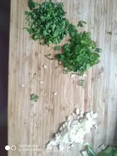 Make A spinach mix fan step 0