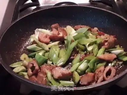Make Garlic little fried intestines step 6