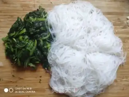 Make A spinach mix fan step 1