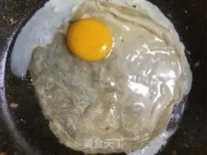 Make Hand grab cake step 1