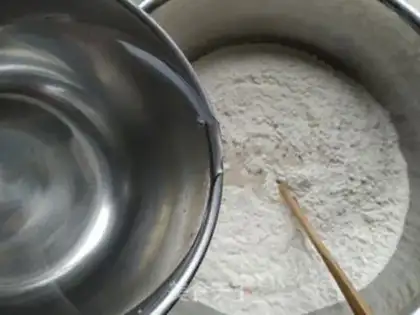 Make Fried buns with ice flowers step 8