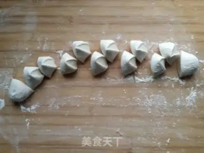 Make Fried buns with ice flowers step 12
