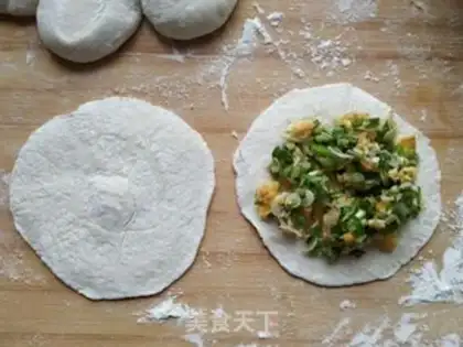 Make Fried buns with ice flowers step 15