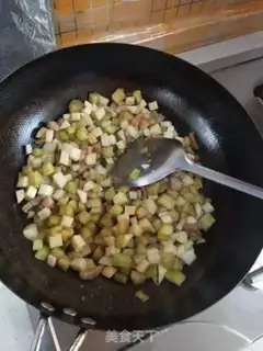 Make The eggplant has no face step 9