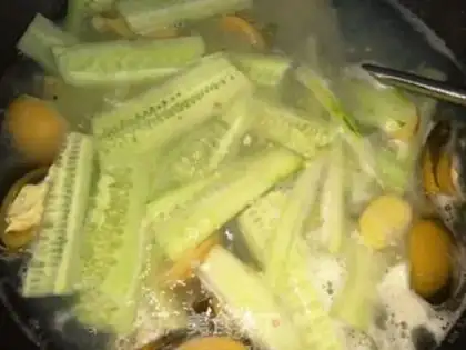 Make cucumber omelet soup step 3