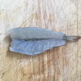 Make Garlic fan shrimp step 1