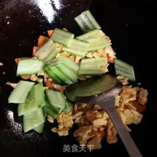 Make Cucumber carrot fried eggs step 5