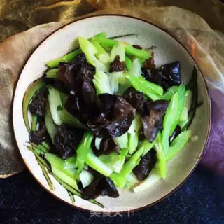 Make Celery fried wood step 8