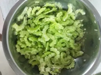 Make A cold, bitter melon step 0