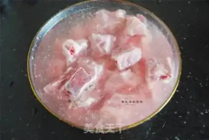Make Sand tea steamed ribs step 1