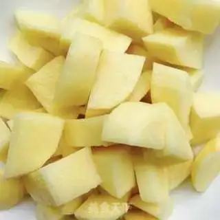 Make Spicy chicken wings and potatoes step 1