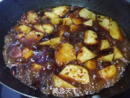 Make Spicy chicken wings and potatoes step 5