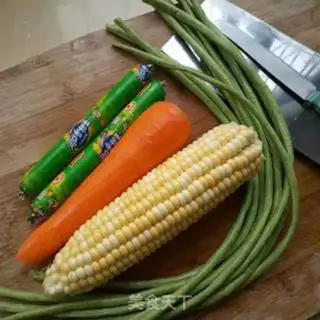 Make A pot of tomato vegetables step 0