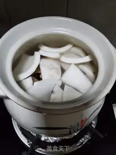 Make Coconuts make roosters step 4
