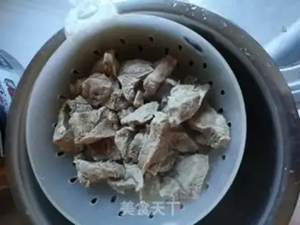Make Red beef noodles step 2