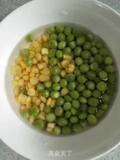 Make Sweet peas and fried corn step 1