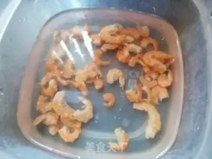Make Shrimp peppers fried watermelon step 4
