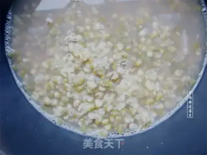 Make Ice-cold green bean sand step 1