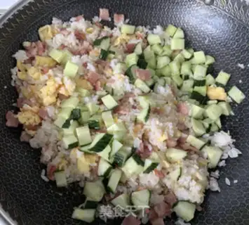Make Egg bacon fried rice step 3