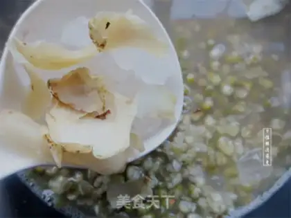 Make Ice-cold green bean sand step 2