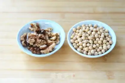 Make walnut soy step 0